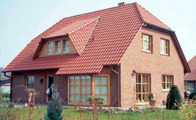 Wohnhaus mit raffinierter Dachform im Wendland