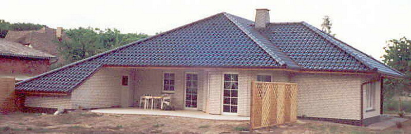 Wohnhaus mit raffinierter Dachform im Wendland